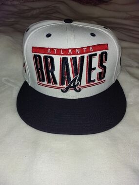 New Era 9FIFTY Atlanta Braves White & Navy Snapback Hat with Red Accents